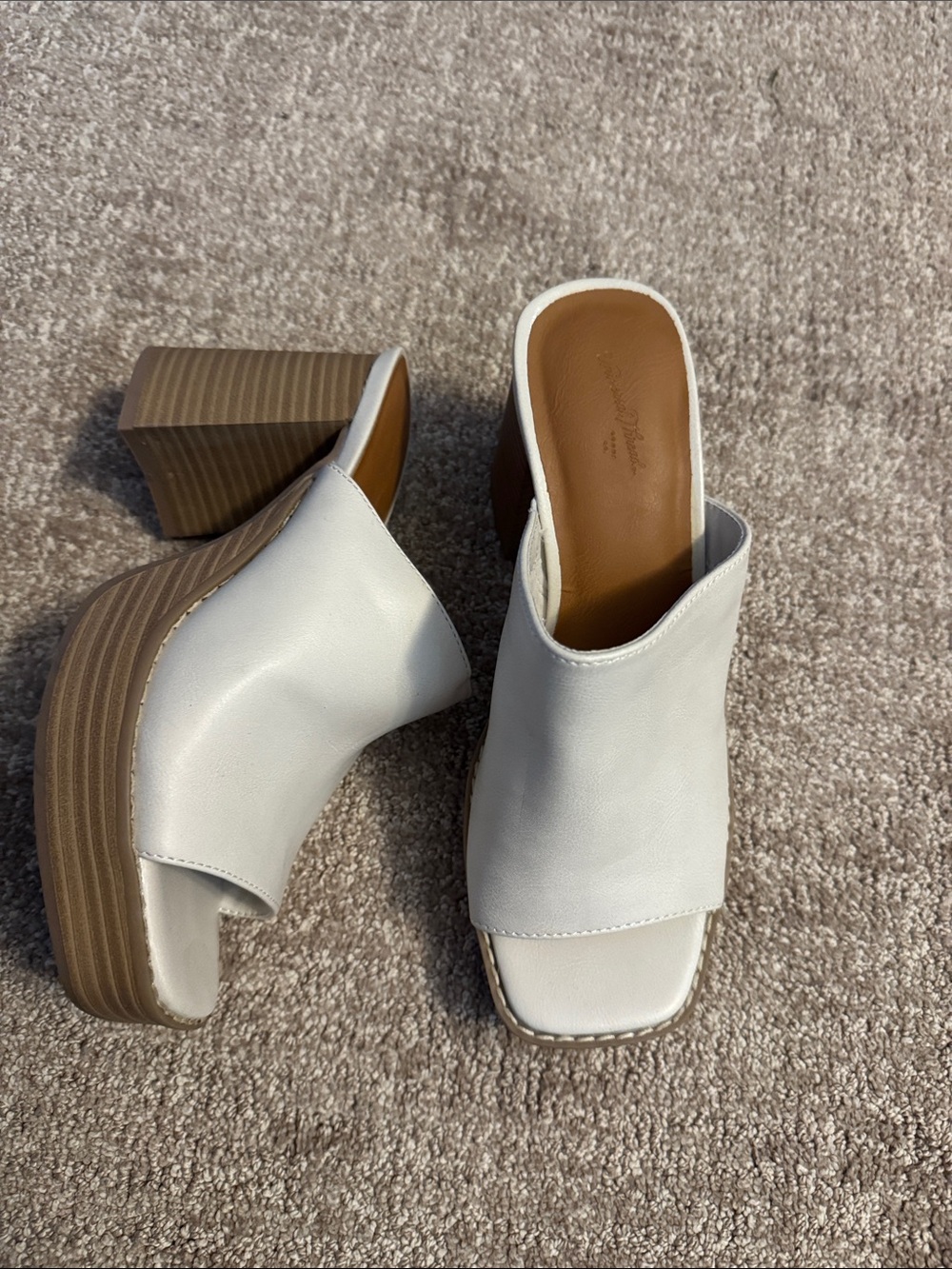 white block heels - Picture 2 of 4